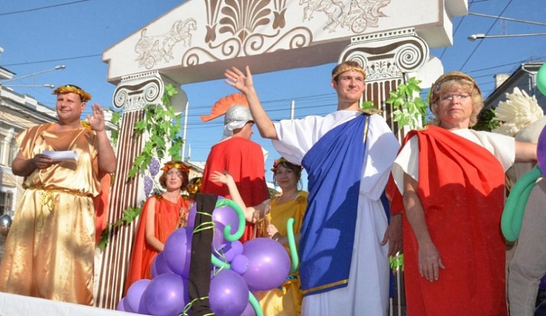 В Калуге проходит отбор участников карнавального шествия в День города