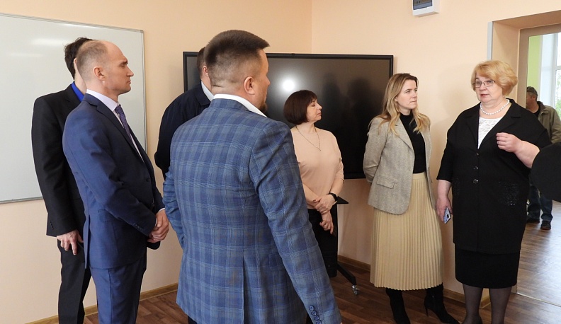 В Износковском районе ремонтируют две школы в рамках программы партии «Единая Россия»