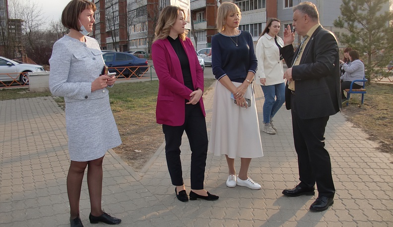 Детский омбудсмен Ольга Коробова приняла участие в заседании ТОС «Северный»