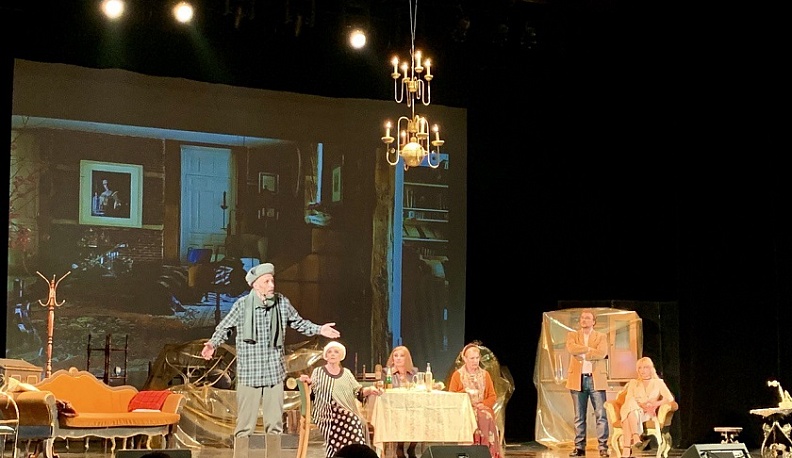 Белорусские актеры представили калужанам музыкальную свадьбу в стиле ретро