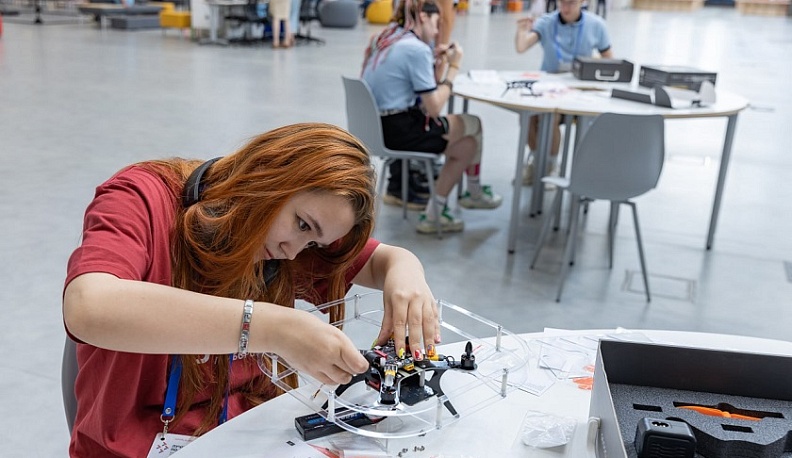 Министр труда и соцзащиты РФ посетил калужский технопарк профобразования