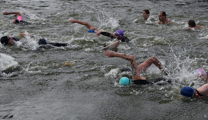 Почти 70 спортсменов приняли участие в триатлоне в Людинове