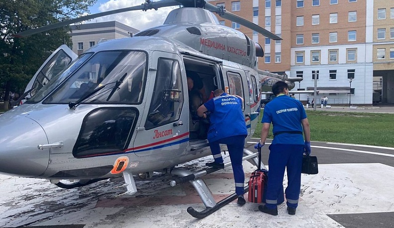Первого пострадавшего после ДТП в Калуге отправили на лечение в Москву с помощью санавиации