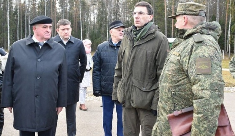 Игорь Щёголев посетил учебный полигон Песочное в Костромской области