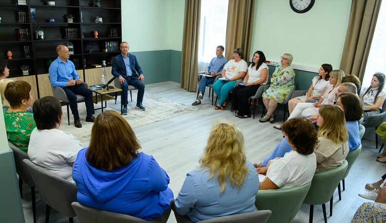 Владислав Шапша встретился с социальными координаторами фонда «Защитники Отечества» из районов Калужской области