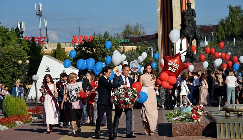 В Калужской области родителей пустят на последние звонки и выпускные