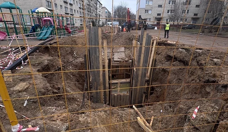 В Калуге на улице Промышленной модернизируют коллектор по национальному проекту «Инфраструктура для жизни» 