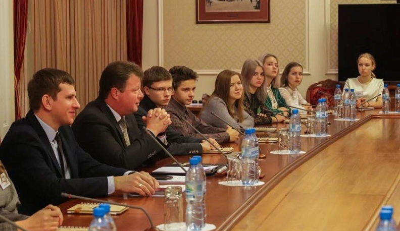 Константин Горобцов встретился с молодежью региона