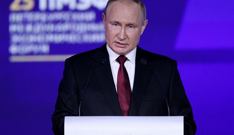 Владислав Шапша принял участие в пленарном заседании ПМЭФ, где выступил президент Владимир Путин