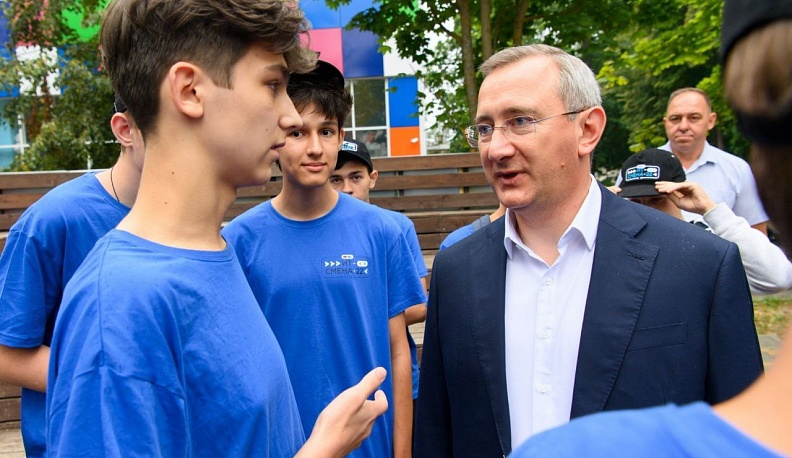 Федеральный министр и губернатор встретились с юными айтишниками  в Калуге