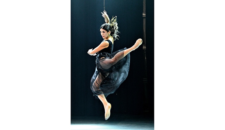 Подиум с атмосферой стадиона