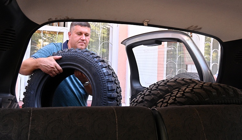 Три автомобиля с гуманитарным грузом отправляют волонтеры из Калуги в ЛНР