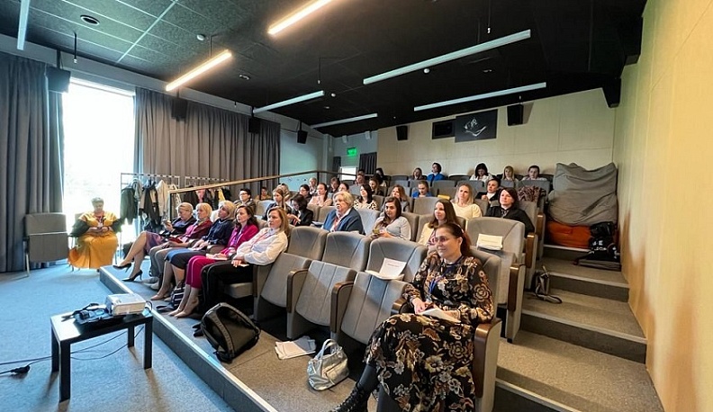 Сбер объединил более 40 женщин-предпринимателей на бизнес-встрече "Точки роста"