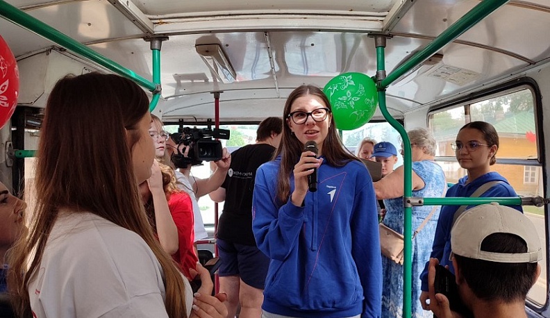 По Калуге проехал троллейбус, в котором звучали стихи Пушкина