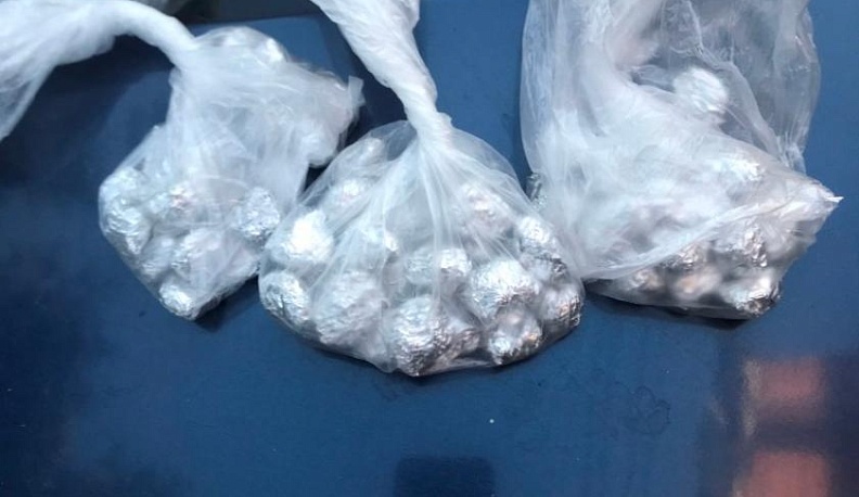 Полицейские задержали в Калуге наркодилера с мефедроном и гашишем