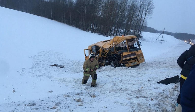 Калужская прокуратура подключилась к расследованию ДТП со школьным автобусом