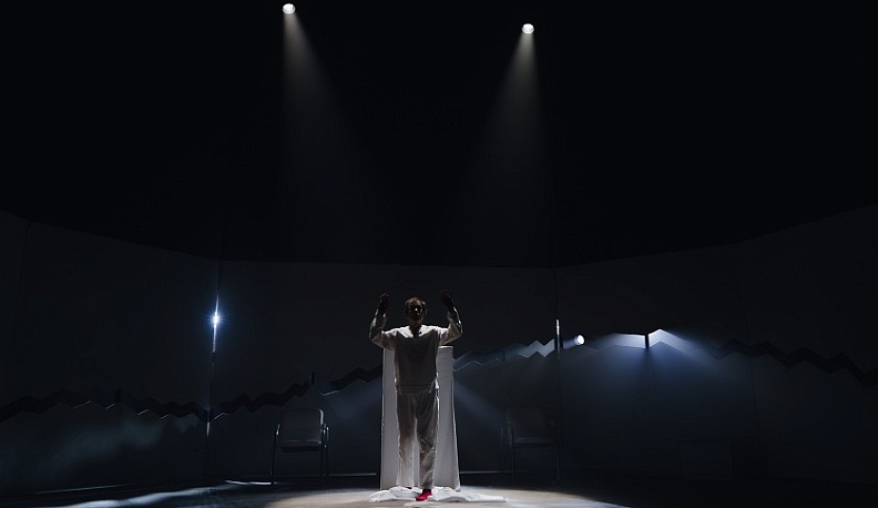 В калужском инновационном культурном центе прошла премьера спектакля «Иов. Материал»