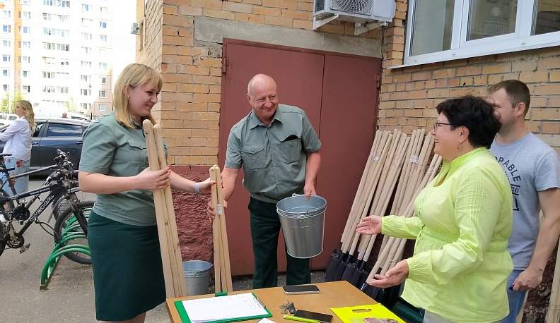 Калужским школьным лесничествам передали необходимый инвентарь