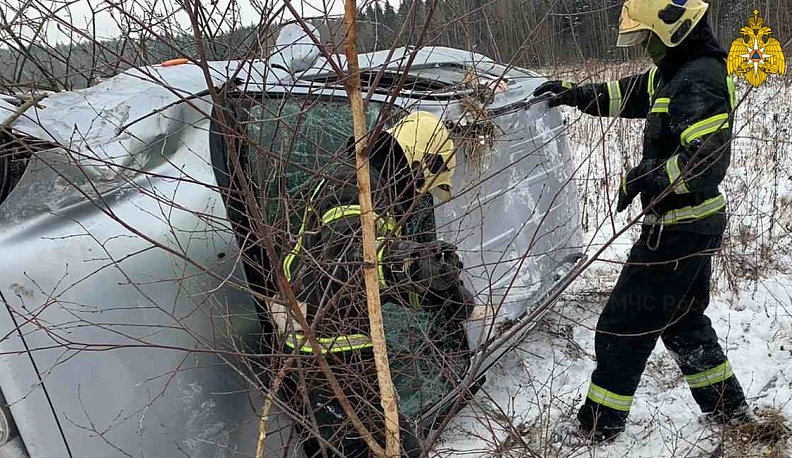 Под Калугой в перевернувшейся иномарке погиб 37-летний мужчина