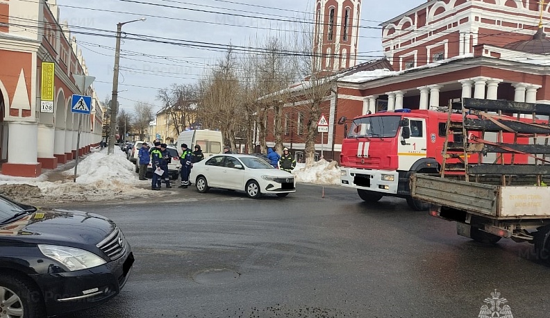 В центре Калуги в результате тройного ДТП пострадал пешеход