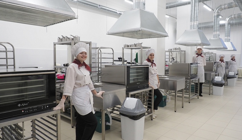 В калужских колледжах откроют еще 12 современных мастерских