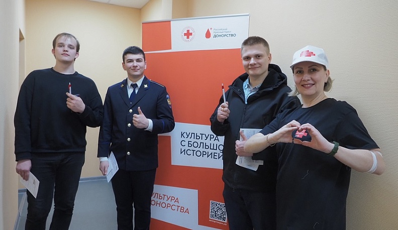 Более 8 литров крови сдали добровольцы на донорской акции в честь Дня космонавтики