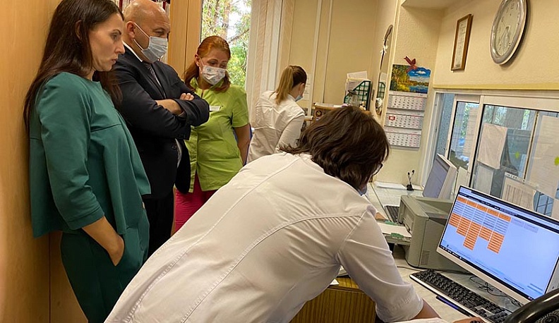 Министр здравоохранения объяснил, почему трудно записать ребенка к стоматологу