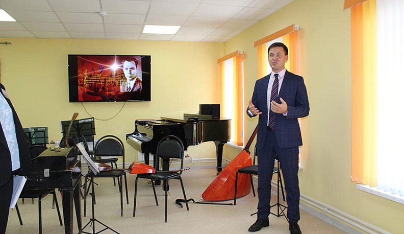 В Мосальске открыли обновленную детскую школу искусств