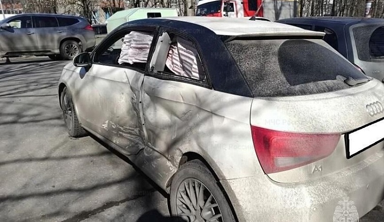 Две иномарки столкнулись на Силикатном