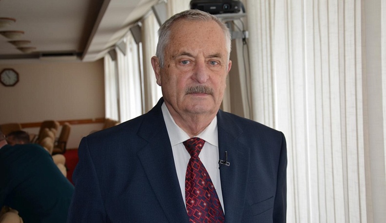 Владимир Костенко: «Мы можем только приветствовать стремление мужчин подписывать контракт с Вооруженными Силами и защищать Родину»