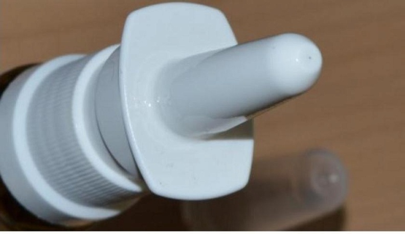 Сотрудник калужской колонии пытался передать осужденному наркотики в спрее