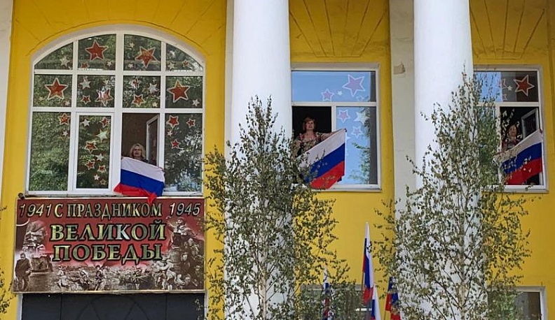 В Мосальском  Доме культуры исполнили Гимн России