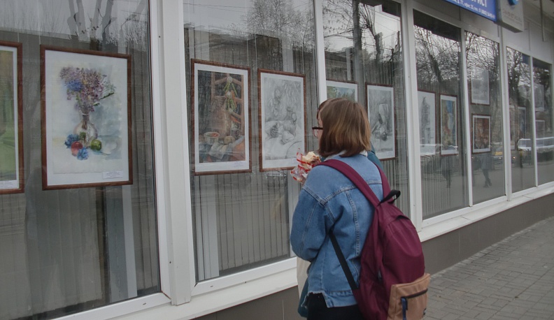 В витринах Дома художника в Калуге проходит выставка «Мастер и ученик»