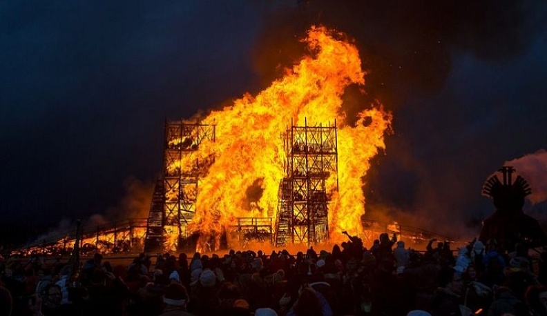 Масленицу в «Никола-Ленивце» проводят сжиганием Вавилонской башни