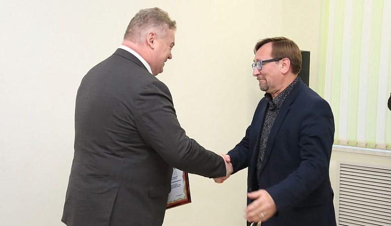 Олег Калугин поздравил коллектив газеты «Калужская неделя» с 20-летием издания