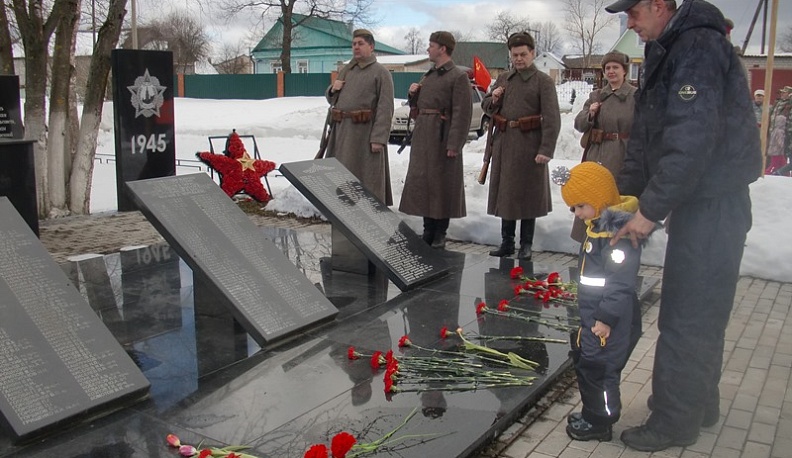 В День защитника Отечества в Калуге прошел памятный автопробег