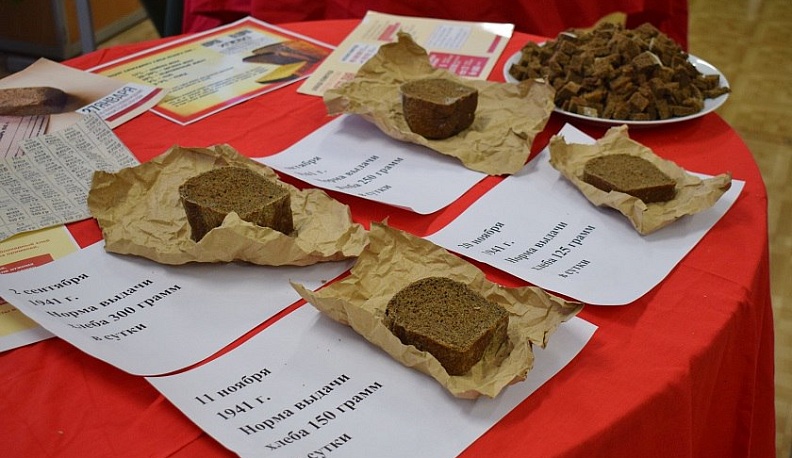 В Тарусе в память о жителях Ленинграда зажглись блокадные «светлячки»