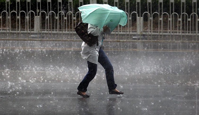 Калужанам пообещали в четверг ливень и шквалистый ветер