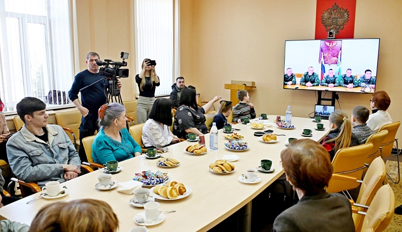 В Малоярославце был проведён телемост между военнослужащими СВО и их семьями