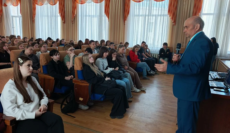 В Калуге студентам рассказали, как не стать жертвами вербовки