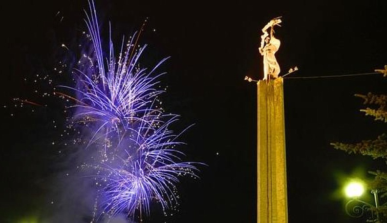 Монумент космической Родине