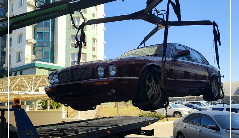 В Обнинске по просьбе местных жителей убрали брошенные машины