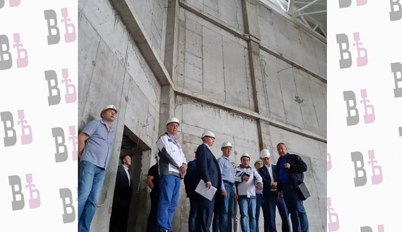 Владислав Шапша проинспектировал ход строительства Дворца спорта в Калуге