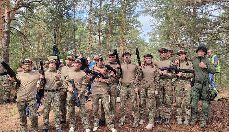 С крестом и компасом