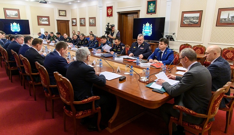 Владислав Шапша поручил обеспечить безопасность граждан на майских праздниках