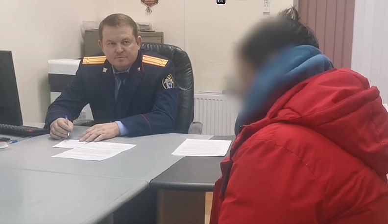 Допрос у следователя.