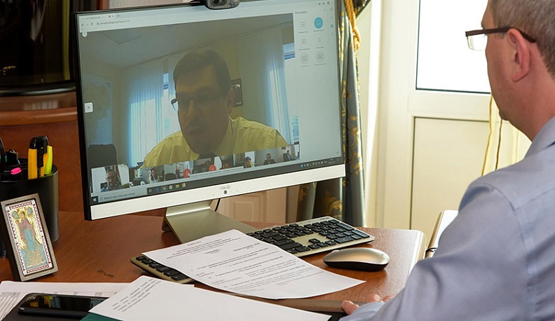 Владислав Шапша считает крайне важной инициативу выплатить максимальный размер пособия по безработице предпринимателям, закрывшим свое дело