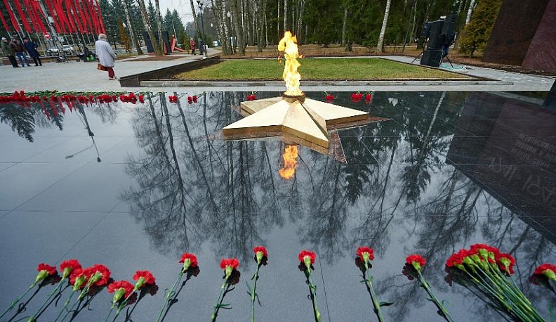 На мемориале в Обнинске зажгли Вечный огонь
