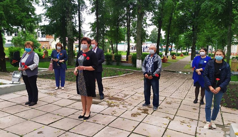 В Хвастовичах в День памяти и скорби почтили павших Минутой молчания