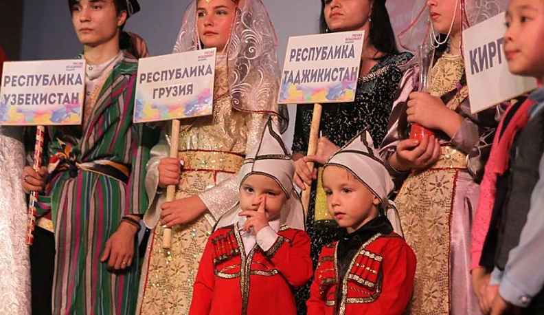 Сильные дружбой